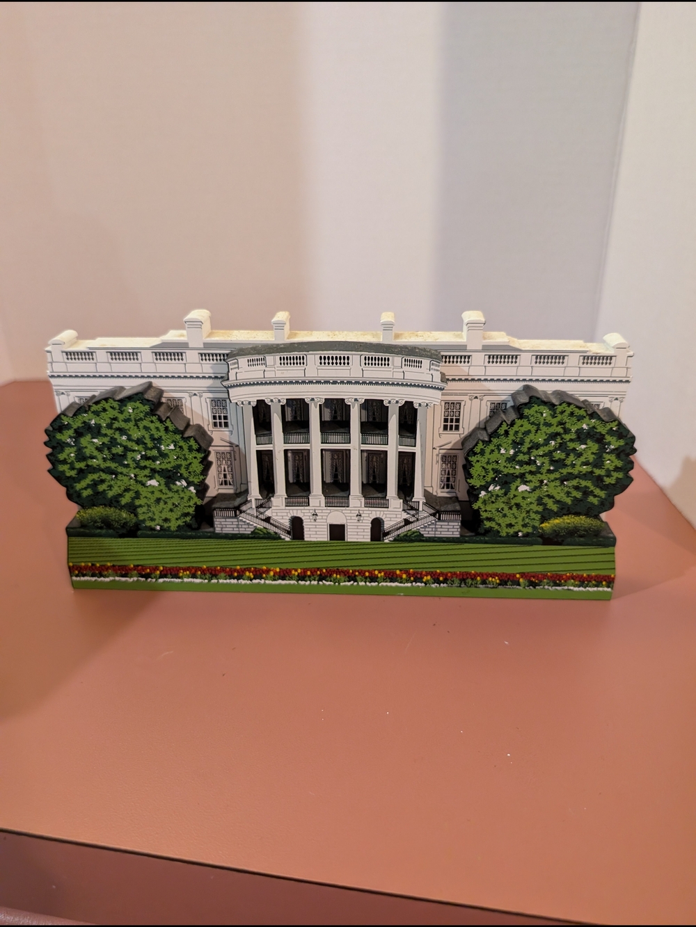 Vintage 1998 Shelia's White House in Washington D.C. Shelf Sitter Replica